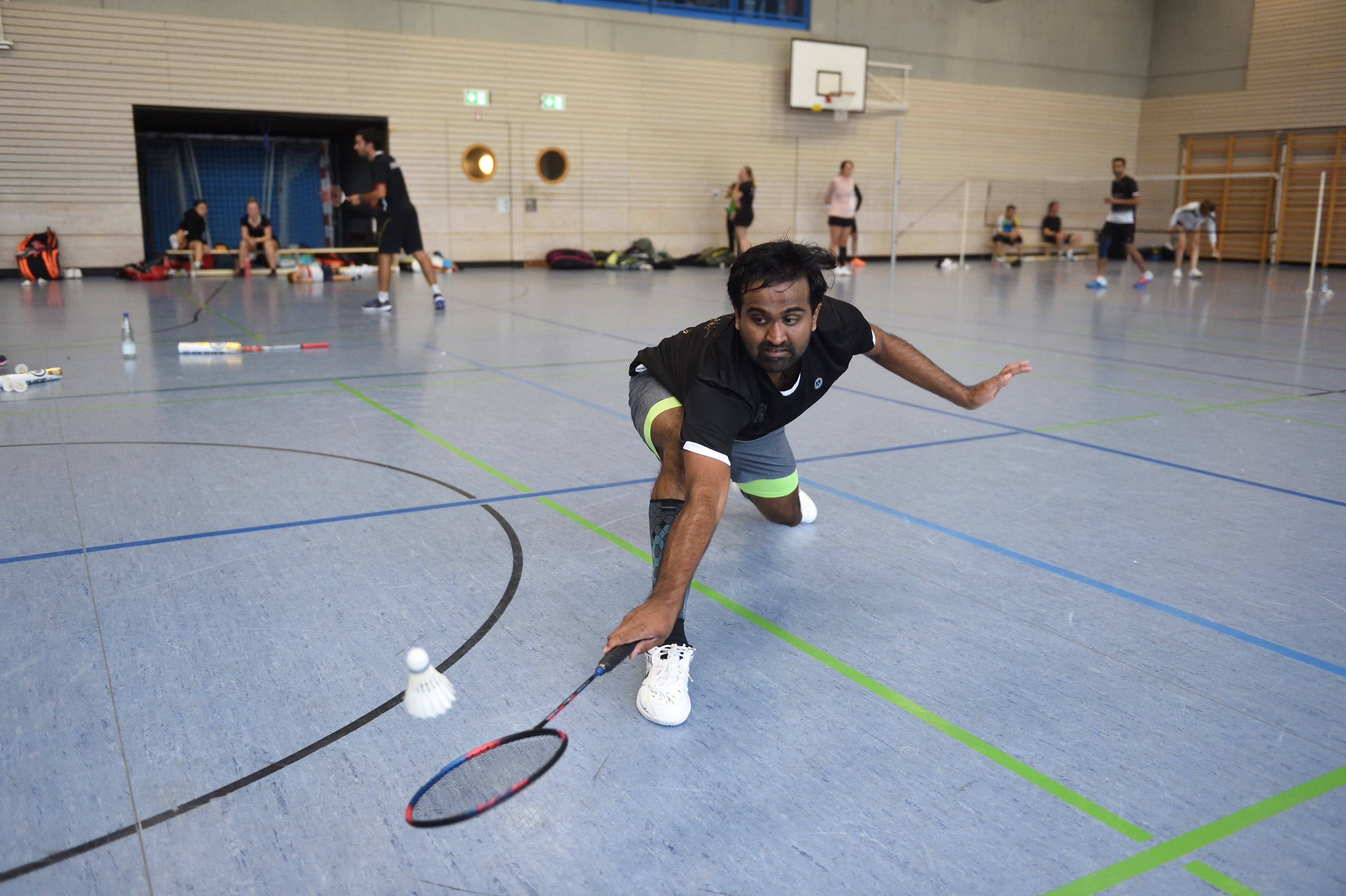 TSV Neuhausen I und IV fegen Gegner im Doppelpack aus der Halle