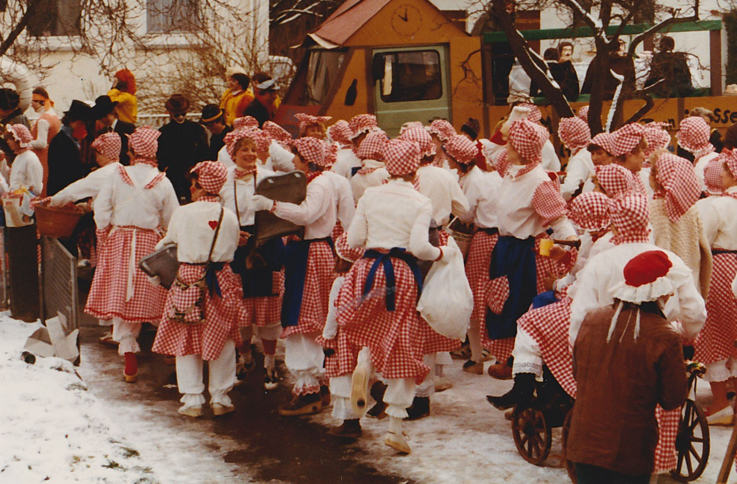 1982 Fasnetsumzug Stubenmädchen